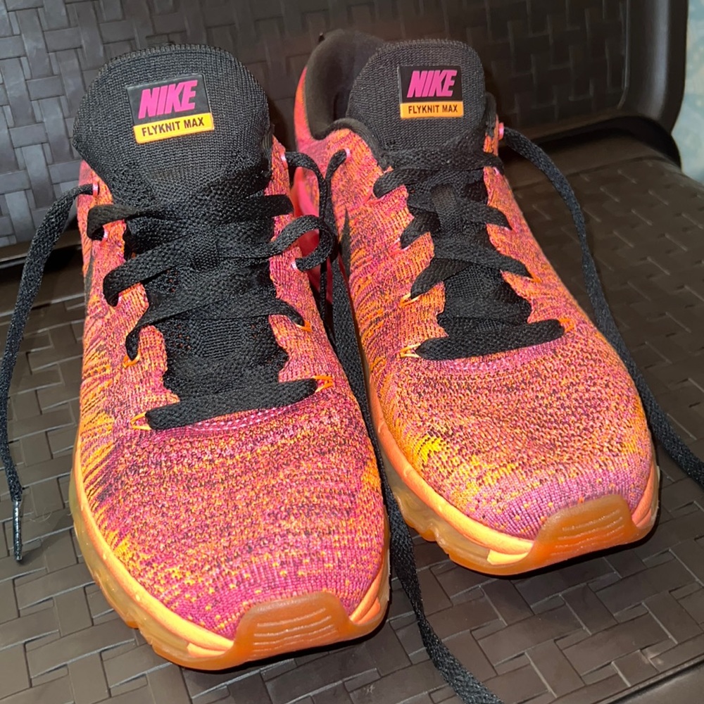 Womens nike flyknit max